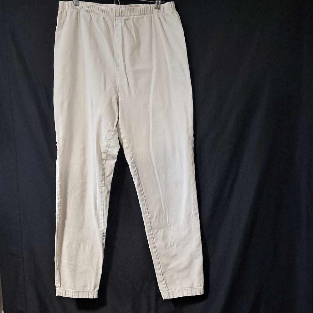 Chic Women's Light Cream Pants